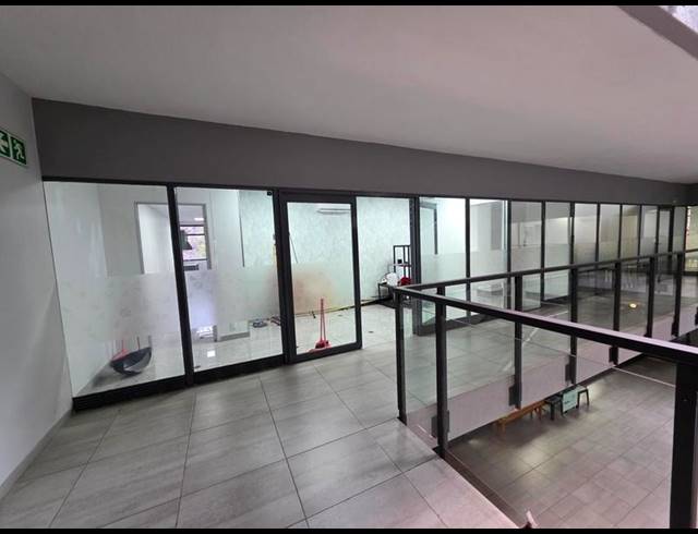 BUSINESS PROPERTY TO RENT IN LYNNWOOD GLEN